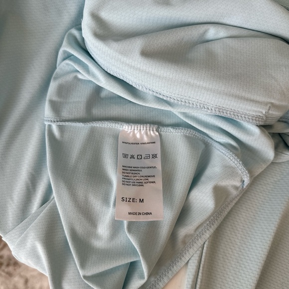 ๐ Lightweight Performance Zip Hoodie โ Ice Blue
UPF / SPF 50+ Sun Protection - Picture 6 of 8